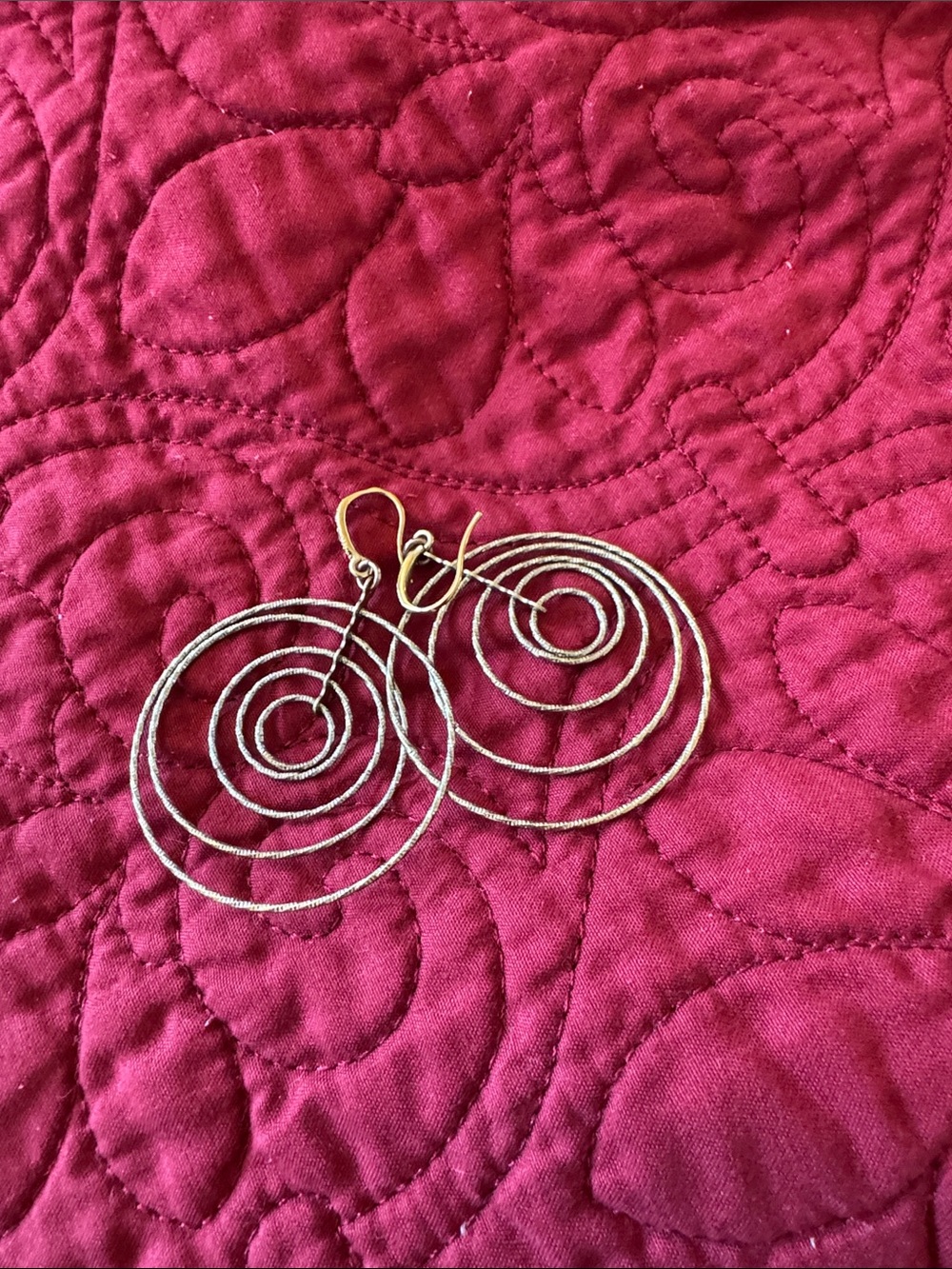 Source Unknown Gold tone Concentric Hoop Drop Earrings with Gold Hooks